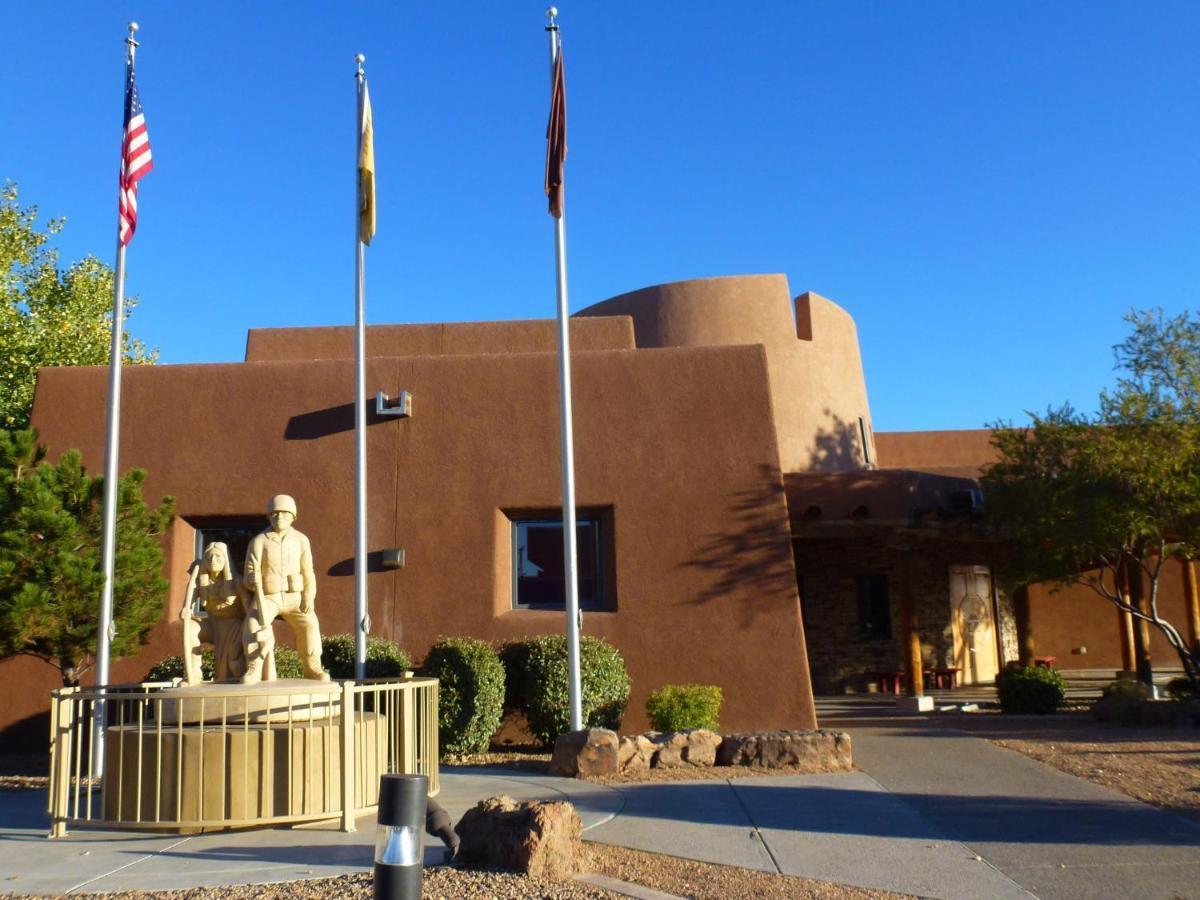 Holiday Inn Express & Suites Albuquerque Historic Old Town By Ihg Exterior foto